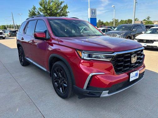 Radiant Red Metallic II 2025 Honda Pilot Touring 8-Passenger
