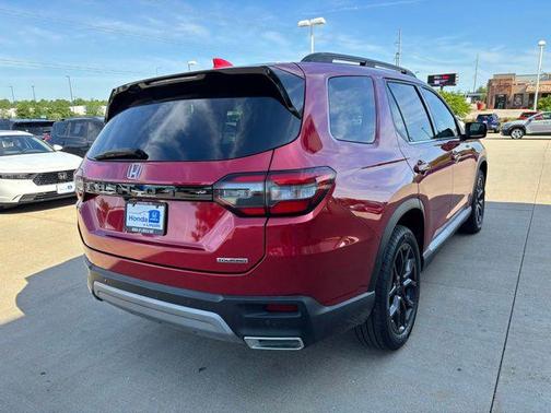 Radiant Red Metallic II 2025 Honda Pilot Touring 8-Passenger
