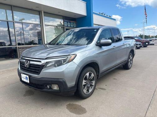 Lunar Silver Metallic 2017 Honda Ridgeline RTL
