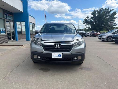 Lunar Silver Metallic 2017 Honda Ridgeline RTL