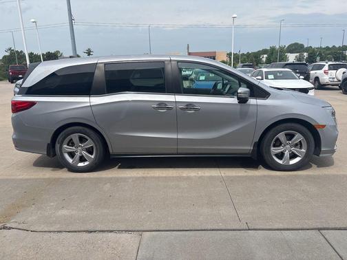 Lunar Silver Metallic 2018 Honda Odyssey EX-L