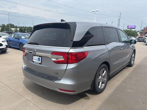 Lunar Silver Metallic 2018 Honda Odyssey EX-L