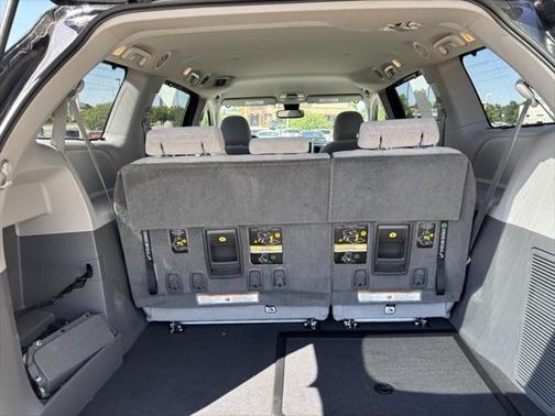 2018 Toyota Sienna LE