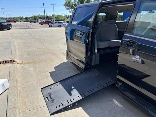 2018 Toyota Sienna LE
