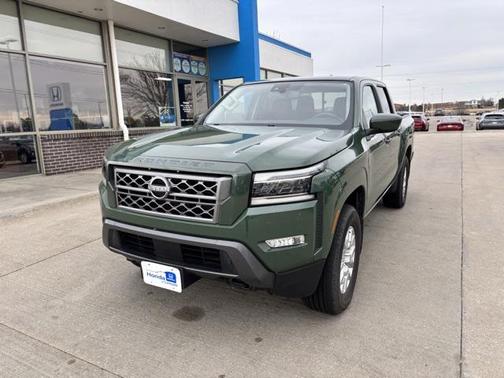 2022 Nissan Frontier SV