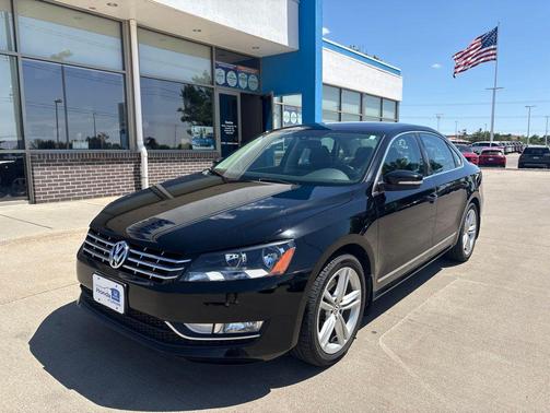 Black 2014 Volkswagen Passat 2.0L TDI DSG SEL Premium