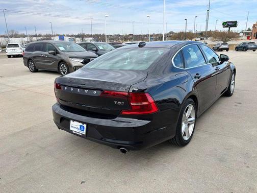 2018 Volvo S90 T5 Momentum