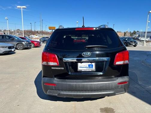 2011 Kia Sorento LX