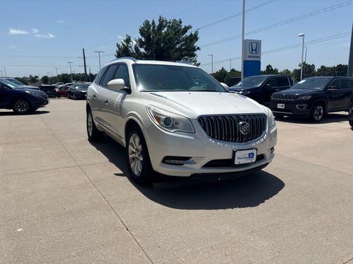 White Diamond Clearcoat 2013 Buick Enclave Premium