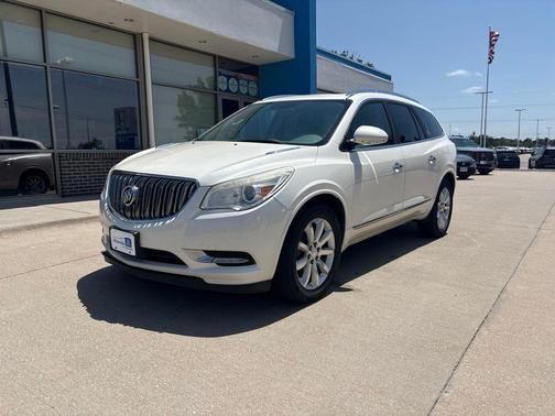 White Diamond Clearcoat 2013 Buick Enclave Premium
