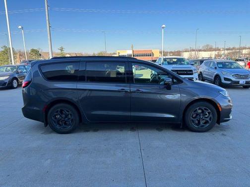 2021 Chrysler Pacifica Hybrid Touring L