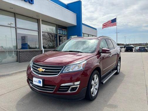 Siren Red Tintcoat 2017 Chevrolet Traverse Premier