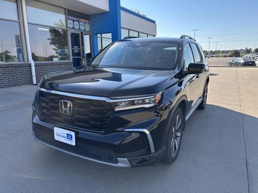 2023 Honda Pilot Touring 8-Passenger