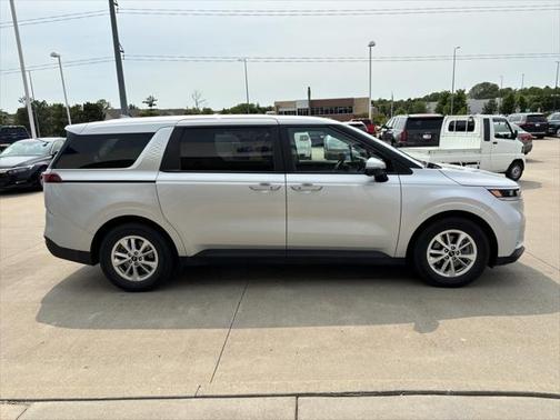 2023 Kia Carnival LX
