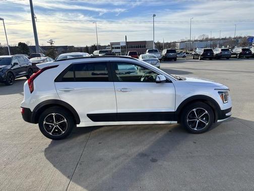 2025 Kia Niro EX