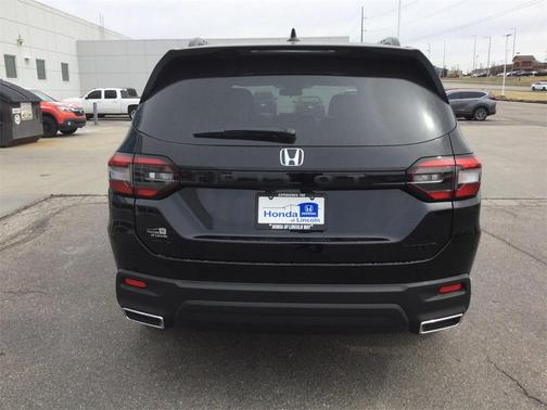 2025 Honda Pilot Sport