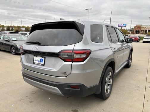 2023 Honda Pilot AWD EX-L 8 Passenger