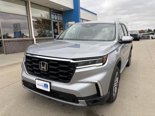 2023 Honda Pilot AWD EX-L 8 Passenger