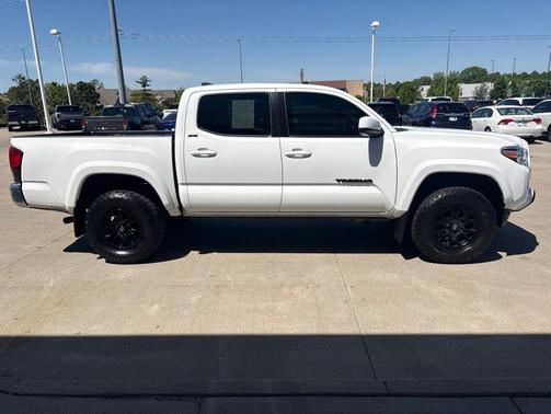 Super White 2019 Toyota Tacoma SR5