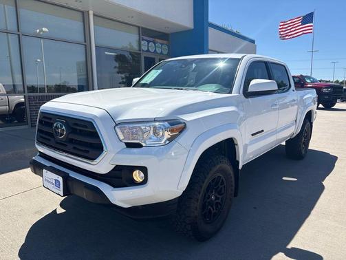 Super White 2019 Toyota Tacoma SR5