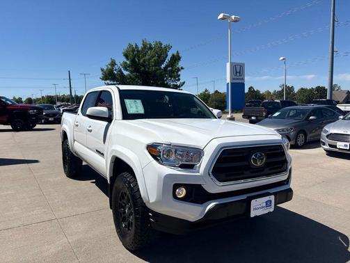 Super White 2019 Toyota Tacoma SR5