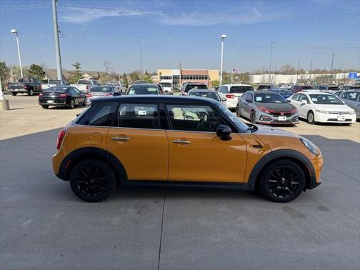 2017 MINI Hardtop Cooper