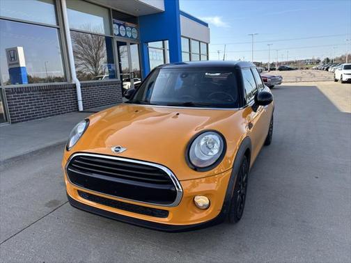 2017 MINI Hardtop Cooper