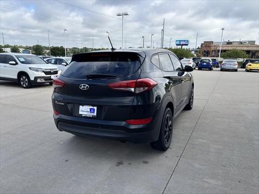 2016 Hyundai TUCSON SE