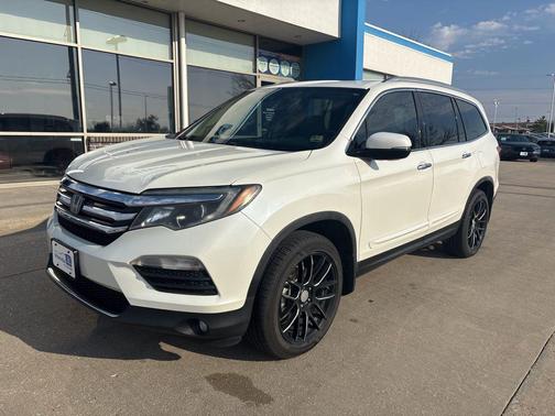 White Diamond Pearl 2016 Honda Pilot Touring
