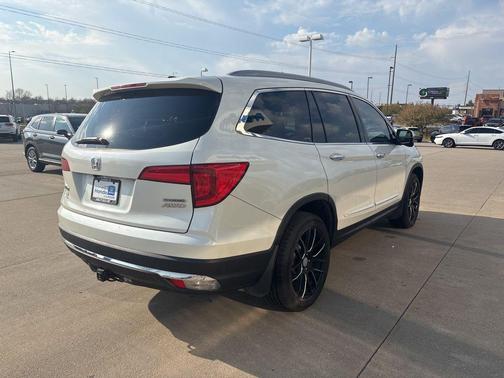 White Diamond Pearl 2016 Honda Pilot Touring