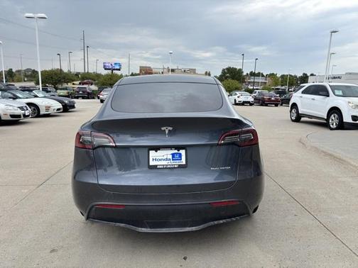 2021 Tesla Model Y Long Range Dual Motor All-Wheel Drive