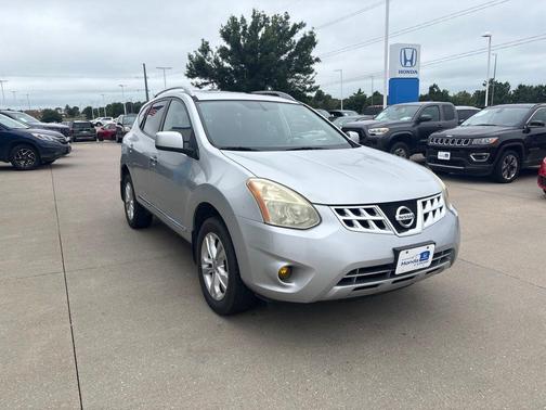Brilliant Silver Metallic 2013 Nissan Rogue SV