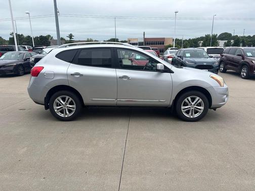 Brilliant Silver Metallic 2013 Nissan Rogue SV