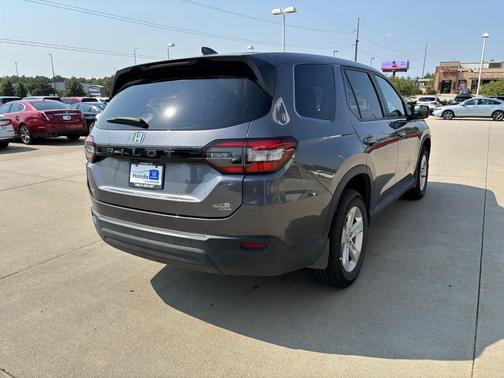 2023 Honda Pilot AWD LX