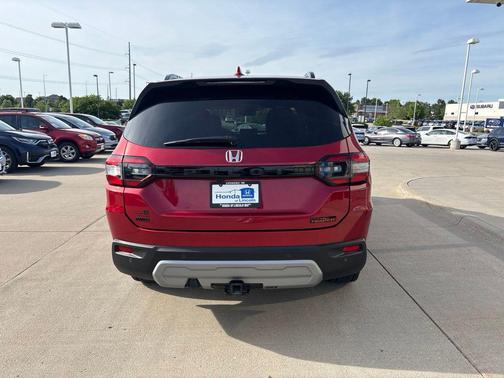 Radiant Red Metallic II 2025 Honda Pilot TrailSport