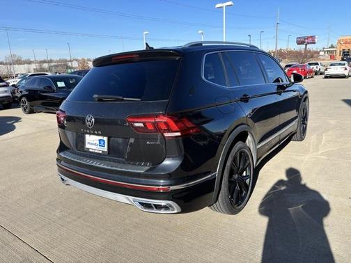 2022 Volkswagen Tiguan 2.0T SEL R-Line 4MOTION