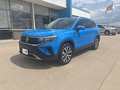 Blue 2022 Volkswagen Taos 1.5T SE