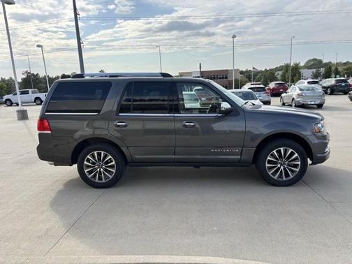 2017 Lincoln Navigator Select