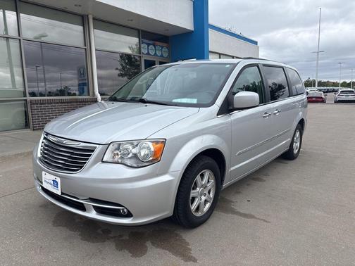 Bright Silver Metallic Clearcoat 2011 Chrysler Town & Country Touring