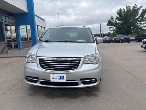 Bright Silver Metallic Clearcoat 2011 Chrysler Town & Country Touring