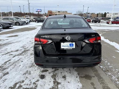 2021 Nissan Versa 1.6 SV