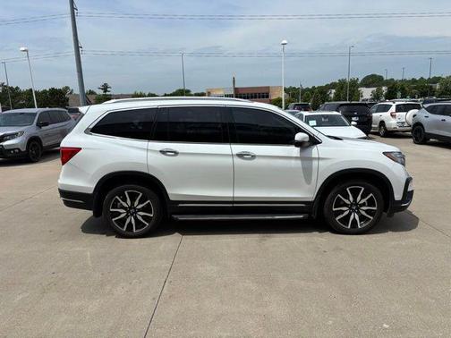 Platinum White Pearl 2021 Honda Pilot Touring 8-Passenger