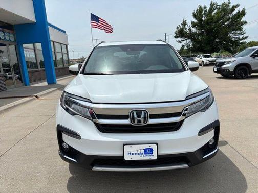 Platinum White Pearl 2021 Honda Pilot Touring 8-Passenger