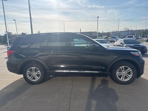 Black Metallic 2021 Ford Explorer XLT