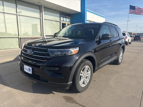 Black Metallic 2021 Ford Explorer XLT