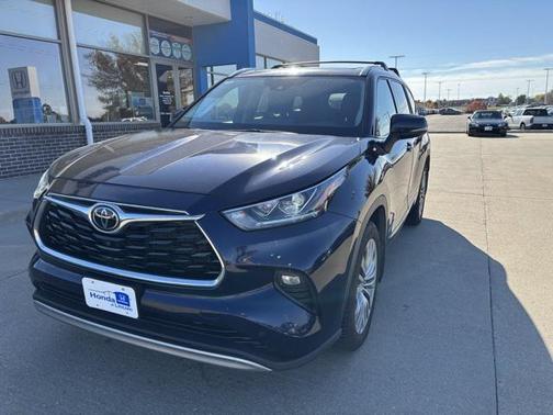 2021 Toyota Highlander Platinum