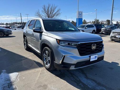 2023 Honda Pilot AWD EX-L 8 Passenger