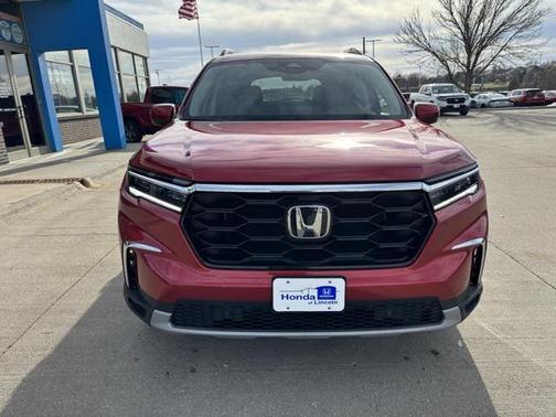 2025 Honda Pilot Touring 8-Passenger