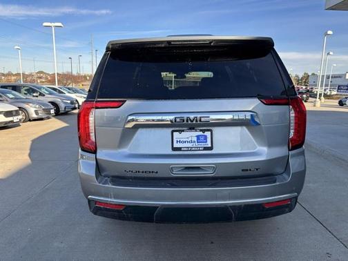 2024 GMC Yukon XL SLT
