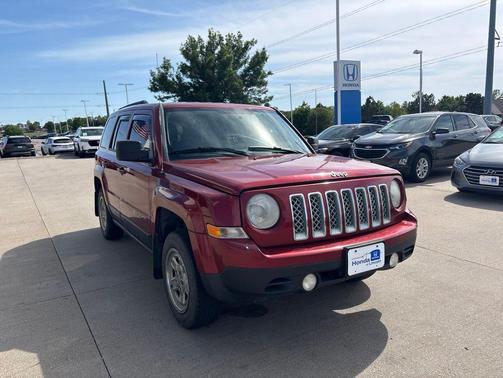 Deep Cherry Red Crystal Pearlcoat 2014 Jeep Patriot Sport